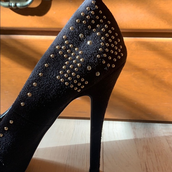 Black Studded Pumps - Picture 4 of 4